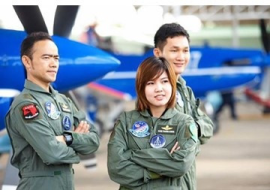 <strong>อ่านเพิ่มเติมเกี่ยวกับ</strong><br>สัมภาษณ์หญิงไทยคนแรกที่ได้ไปอวกาศ สัมภาษณ์หญิงไทยคนแรกที่ได้ไปอวกาศ