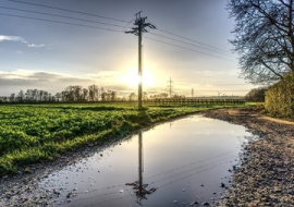 <strong>อ่านเพิ่มเติมเกี่ยวกับ</strong><br>ทำความเข้าใจกันใหม่ : น้ำ ไม่ได้นำไฟฟ้า ทำความเข้าใจกันใหม่ : น้ำ ไม่ได้นำไฟฟ้า