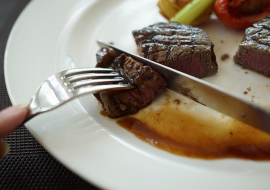 <strong>อ่านเพิ่มเติมเกี่ยวกับ</strong><br>อะไรจะเกิดขึ้นเมื่อรับประทานเนื้อเพียงอย่างเดียว อะไรจะเกิดขึ้นเมื่อรับประทานเนื้อเพียงอย่างเดียว