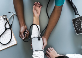 <strong>อ่านเพิ่มเติมเกี่ยวกับ</strong><br>7 พฤติกรรมลดความเสี่ยงความดันโลหิตสูง 7 พฤติกรรมลดความเสี่ยงความดันโลหิตสูง