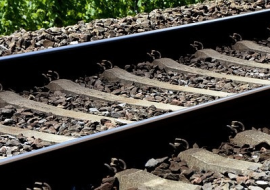 <strong>อ่านเพิ่มเติมเกี่ยวกับ</strong><br>เหตุใดจึงต้องมีก้อนหินอยู่ใกล้รางรถไฟ เหตุใดจึงต้องมีก้อนหินอยู่ใกล้รางรถไฟ