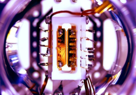 <strong>อ่านเพิ่มเติมเกี่ยวกับ</strong><br>ควอนตัมคอมพิวเตอร์ อีกหนึ่งเทคโนโลยีเปลี่ยนโลก ควอนตัมคอมพิวเตอร์ อีกหนึ่งเทคโนโลยีเปลี่ยนโลก